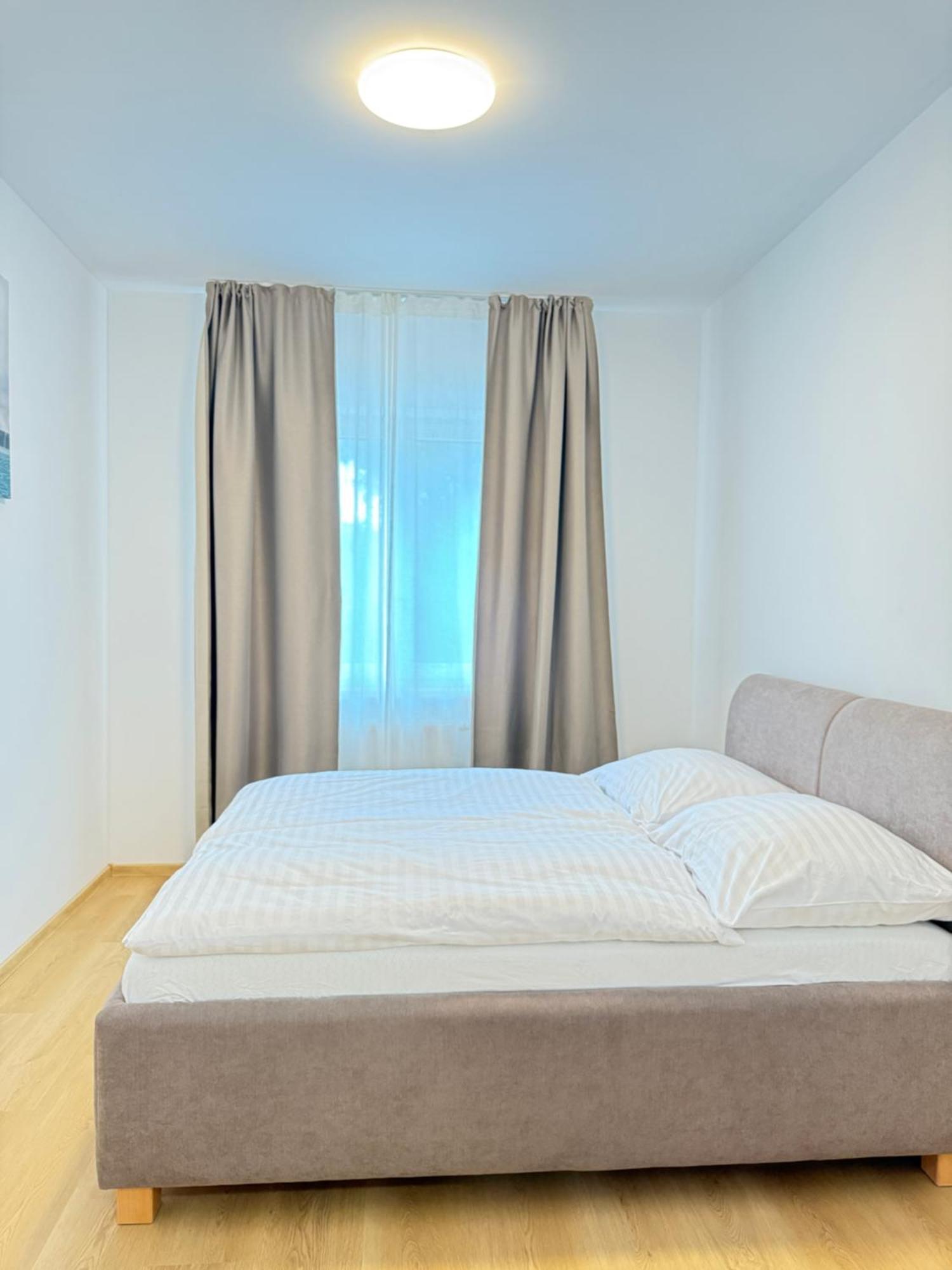 Apartment Riverside Prag