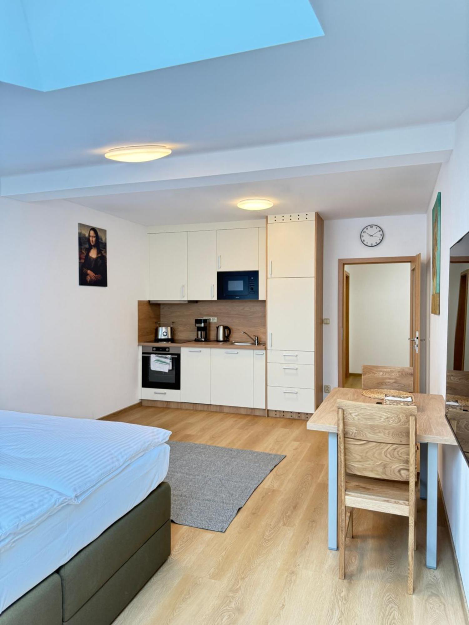 Riverside Apartment Prague